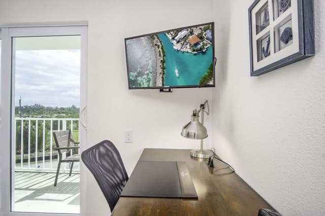 Deluxe Suite, 1 Bedroom, Balcony (King)
