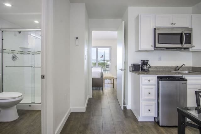 Suite, 1 Bedroom, Balcony, Bay View (King)