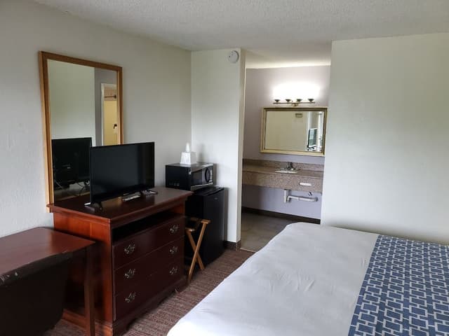 Standard Room, 1 King Bed, Non Smoking