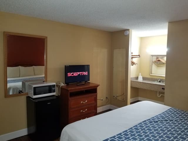 Standard Room, 1 King Bed, Non Smoking