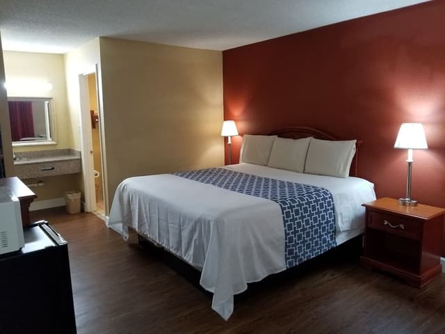 Standard Room, 1 King Bed, Non Smoking