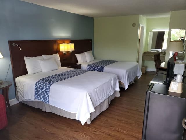 Standard Room, 2 Queen Beds, Non-Smoking
