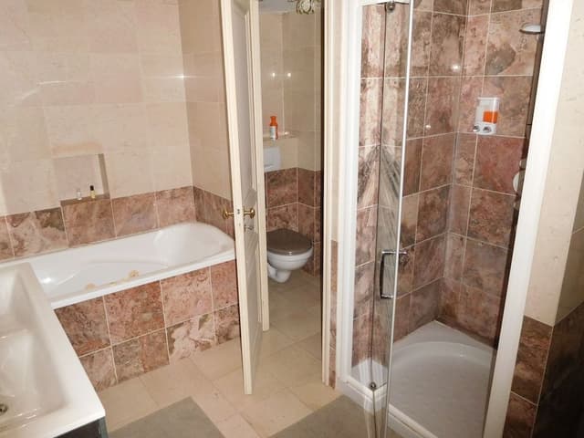 Comfort Double Room, Private Bathroom, Garden Area (Gustave Eiffel)