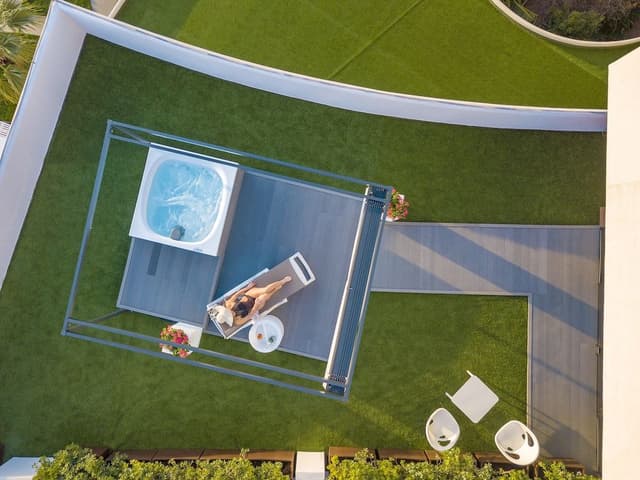 Double Room (Jacuzzi Garden Room)