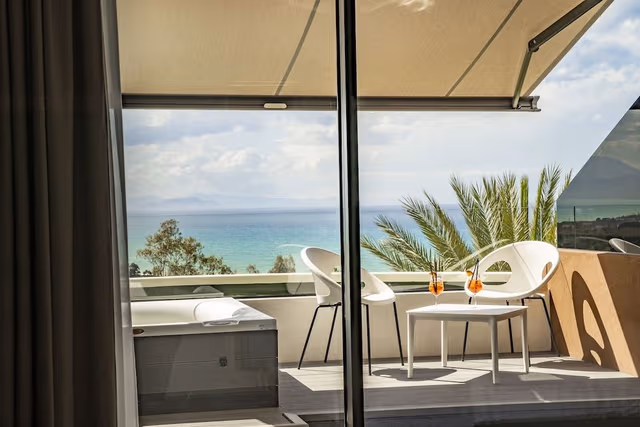 Double Room (Jacuzzi Deluxe)