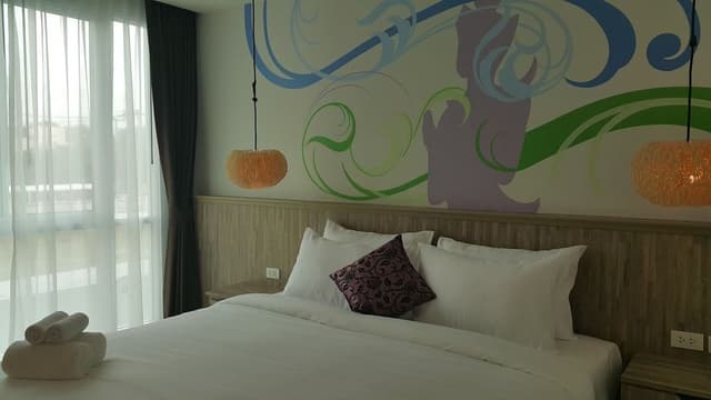 Deluxe Double Room, 1 King Bed, City View