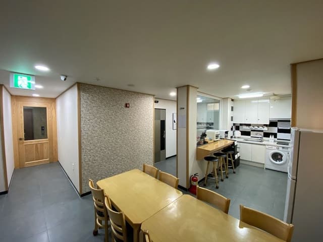 Basic House, 4 Bedrooms, Kitchen
