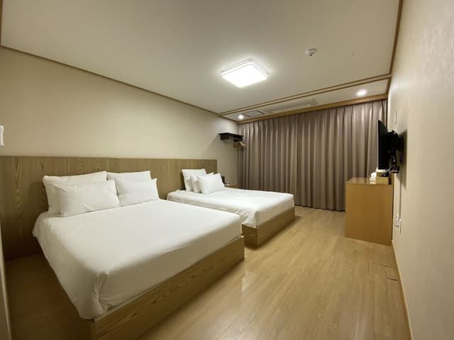 Family Twin Room, City View