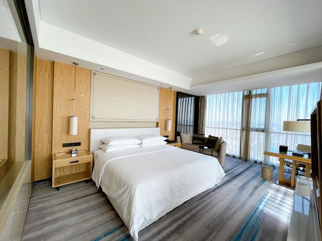 Room, 1 King Bed, City View