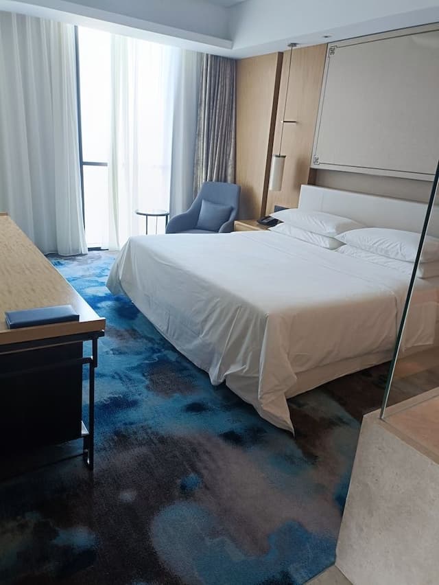 Club Suite, 1 King Bed, City View