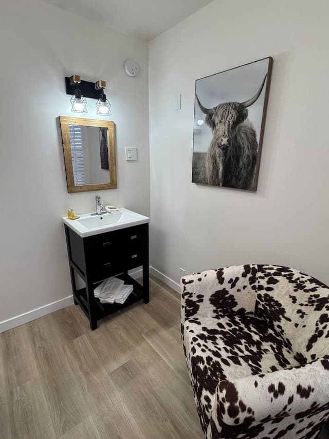 Basic Room, 1 Double Bed, Non Smoking, Shared Bathroom