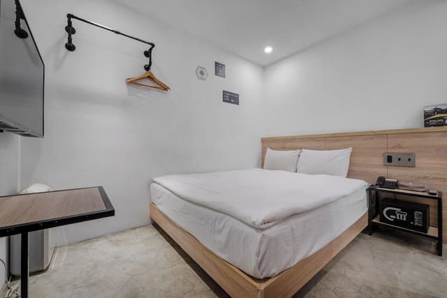 Classic Double Room, No Windows
