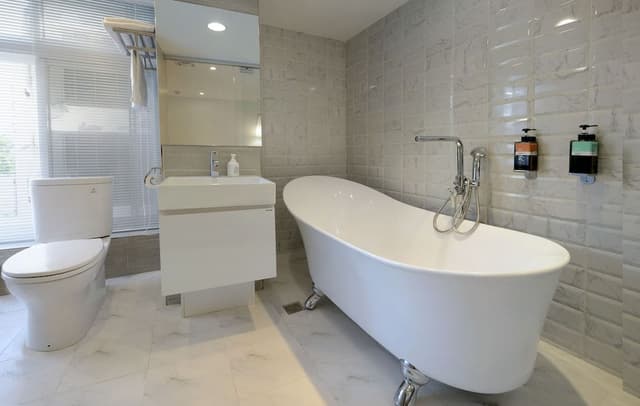 Grand Double Room, Bathtub