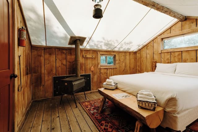 Glamping Cabin (No Electricity, No Water, No Pets )