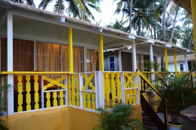 DELUXE AC SEA FACING BEACH HUT