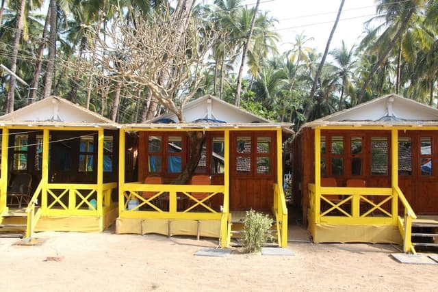 DELUXE NON AC NON SEA VIEW BEACH HUT