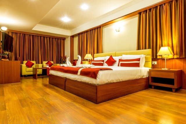 Executive Suite 1 King Bed with Sofabed