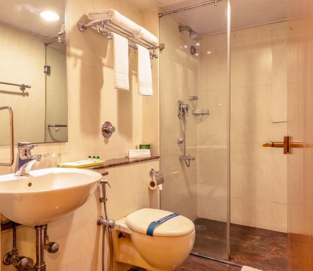 Deluxe Suite, 1 King Bed, Accessible