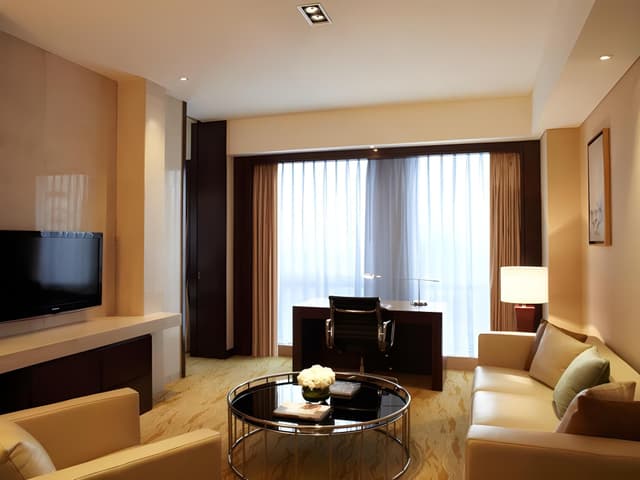 Executive Room, Executive lounge access, Guest room, 1 King, City view