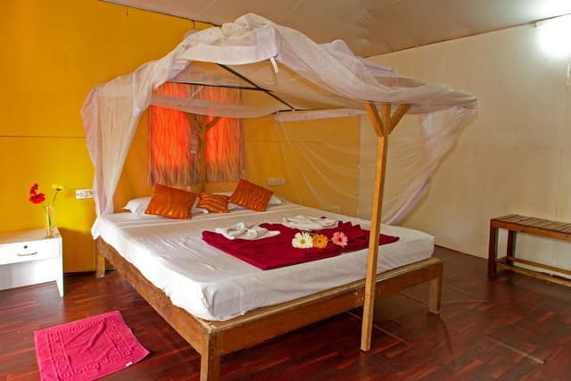 DELUXE AC GARDEN VIEW BEACH HUT