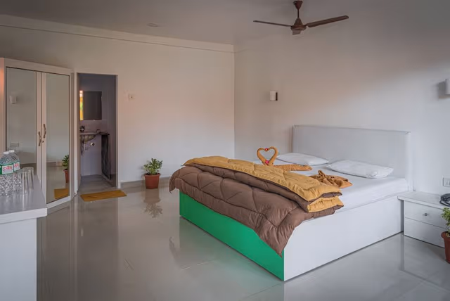 DELUXE AC GARDEN VIEW COTTAGE