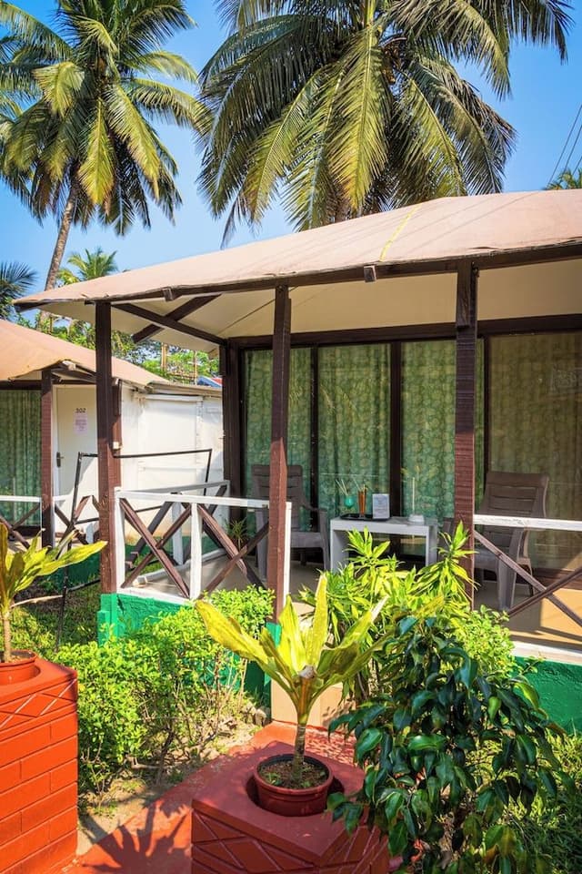 DELUXE AC SEA VIEW BEACH COTTAGE