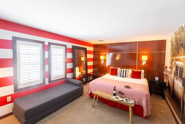 Suite, 1 King Bed