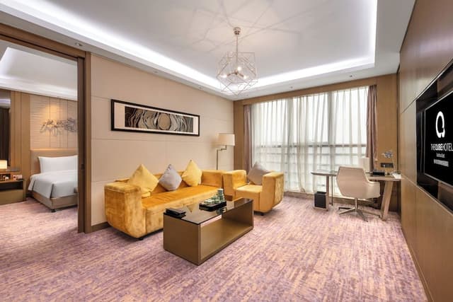 Deluxe Suite