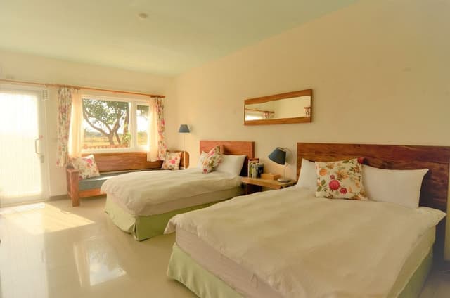 Comfort Quadruple Room, Hot Tub, Courtyard Area