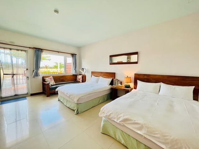 Comfort Room, Bathtub, Courtyard Area