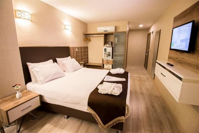Large Double Room