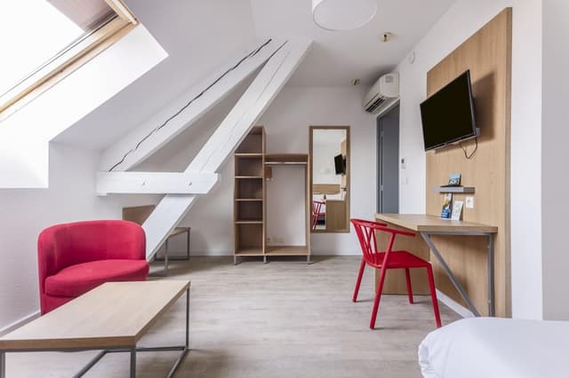 Superior Studio, 1 Double or 2 Twin Beds
