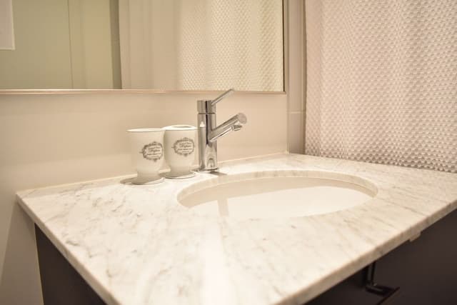 Luxury Condo, 1 Queen Bed, Balcony, City View