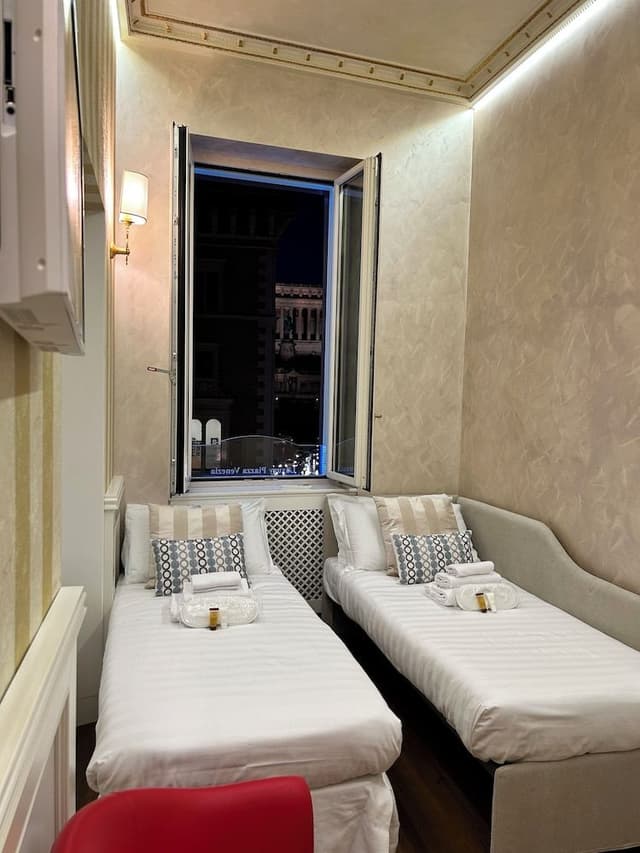 Panoramic Studio Suite, City View