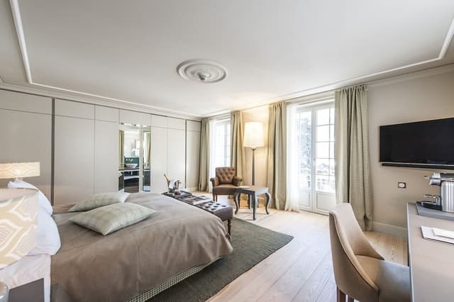 Deluxe Room (Chic)