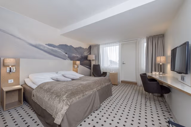 Standard Twin Room, 2 Twin Beds, Mountain View