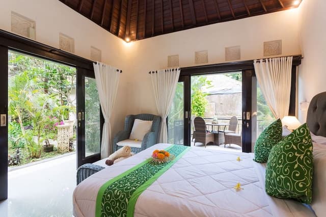 Deluxe Room, Balcony
