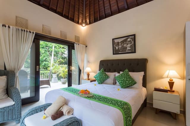 Deluxe Room, Balcony
