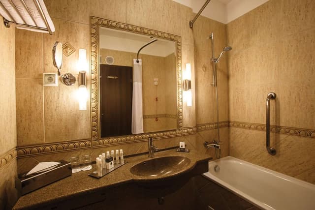 TWIN GUEST ROOM WITH CITADEL VIEW