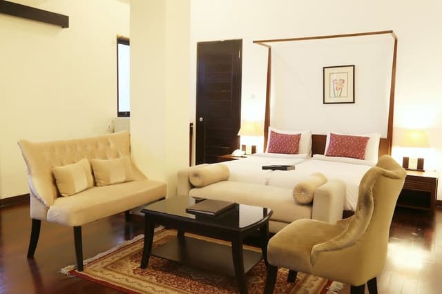 One Bedroom Pool Suite