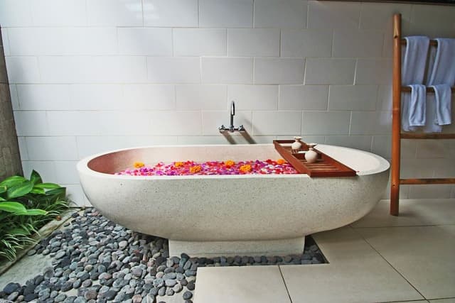 Deluxe King Suite with Rice Field View