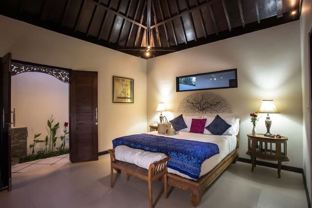Deluxe King Suite with Rice Field View