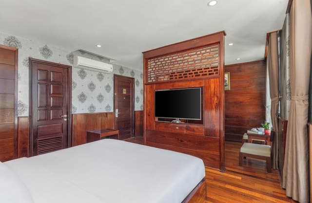 Premier Double Room, City View
