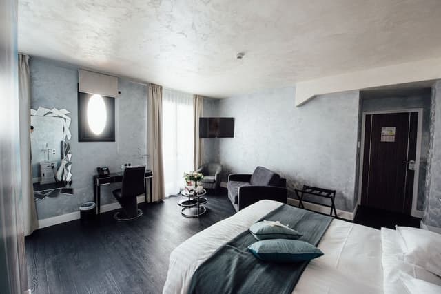 Luxury Suite, Jetted Tub