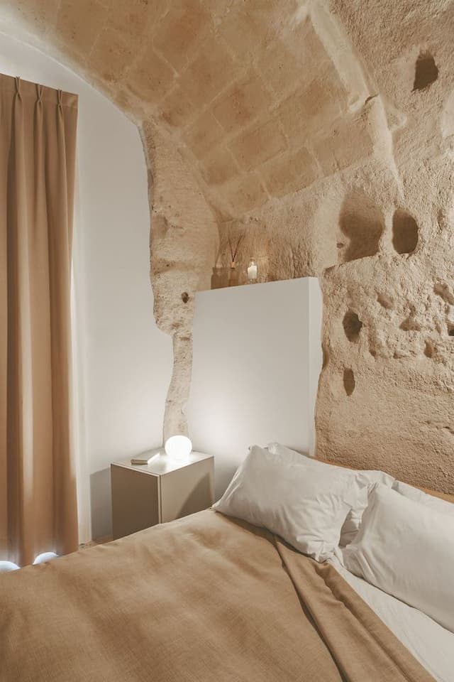 Suite (Metella)