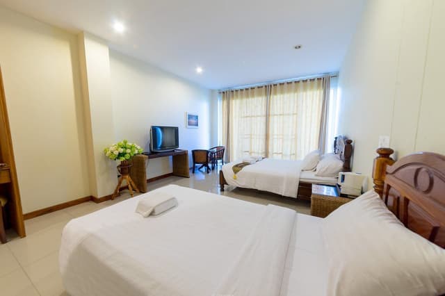 Corner Twin Room