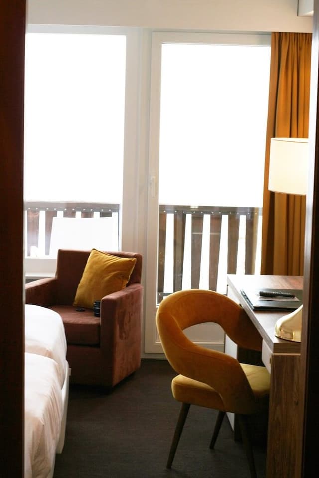 Prestige Room, mountain view