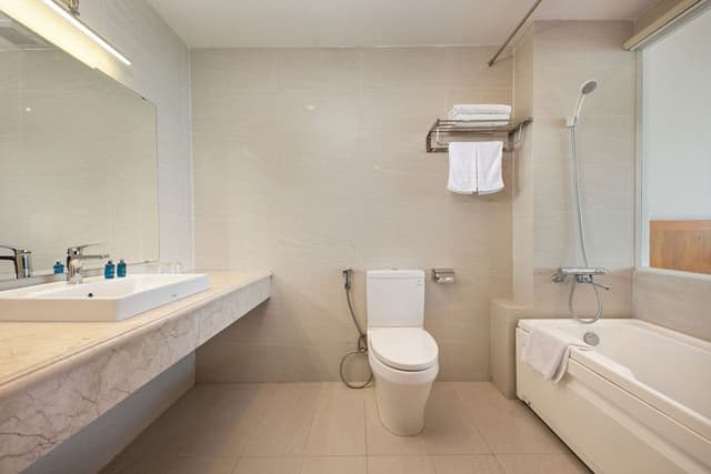 Suite, Seafront