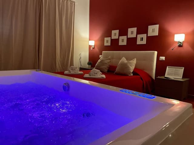 Luxury Suite, Jetted Tub