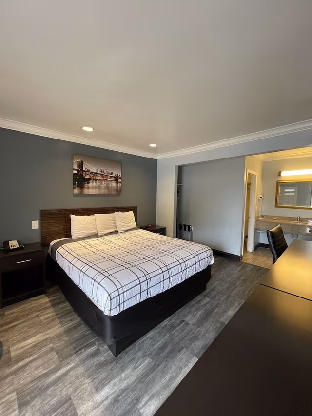 One King Bed, Non-Smoking